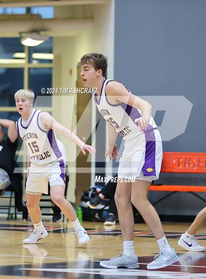 Thumbnail 3 in Gainesville vs. Guerin Catholic photogallery.