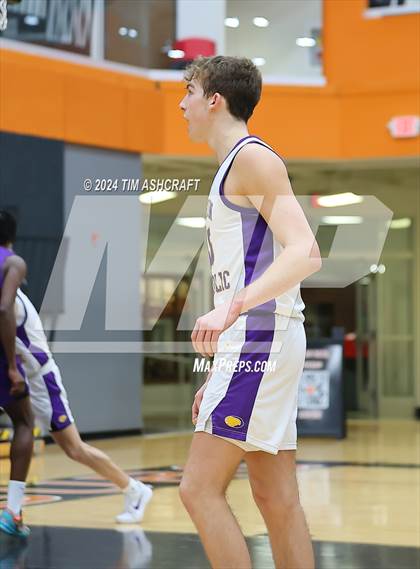 Thumbnail 2 in Gainesville vs. Guerin Catholic photogallery.