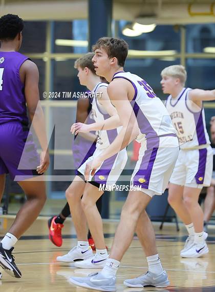Thumbnail 1 in Gainesville vs. Guerin Catholic photogallery.