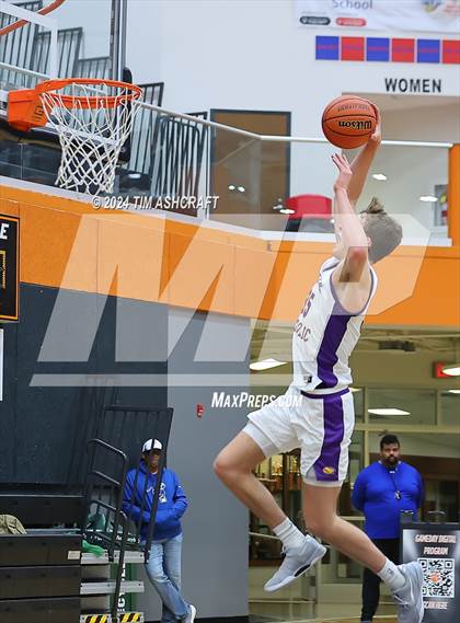 Thumbnail 3 in Gainesville vs. Guerin Catholic photogallery.