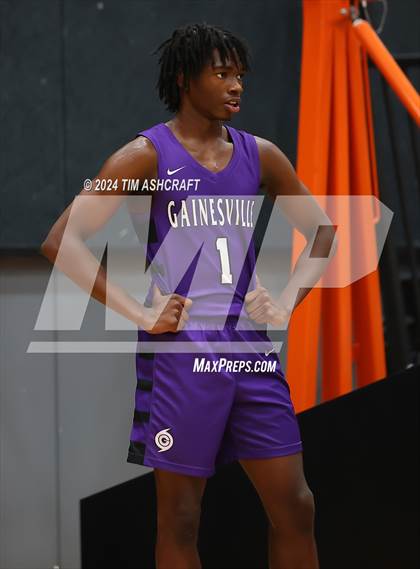 Thumbnail 1 in Gainesville vs. Guerin Catholic photogallery.