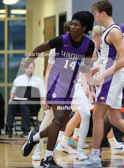 Thumbnail 1 in Gainesville vs. Guerin Catholic photogallery.