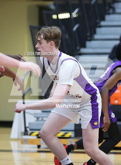 Thumbnail 2 in Gainesville vs. Guerin Catholic photogallery.