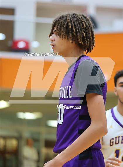 Thumbnail 2 in Gainesville vs. Guerin Catholic photogallery.