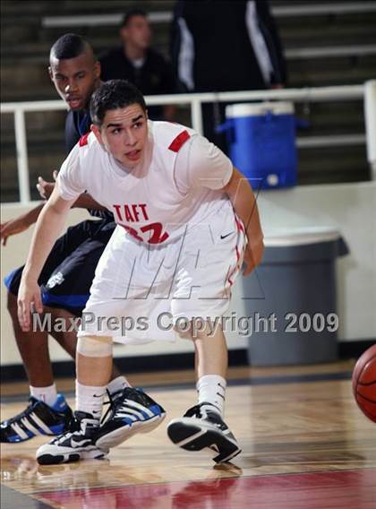 Thumbnail 3 in Dekaney vs. Taft (McDonalds Texas Invitational) photogallery.