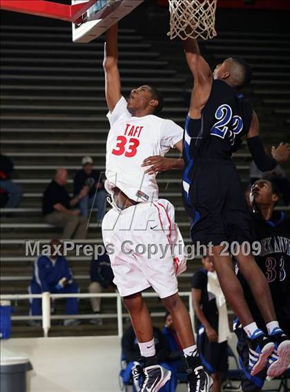 Thumbnail 3 in Dekaney vs. Taft (McDonalds Texas Invitational) photogallery.