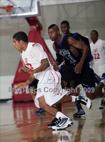 Thumbnail 3 in Dekaney vs. Taft (McDonalds Texas Invitational) photogallery.