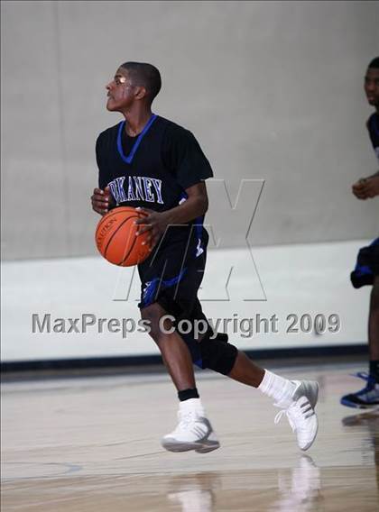 Thumbnail 2 in Dekaney vs. Taft (McDonalds Texas Invitational) photogallery.
