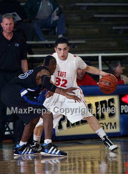 Thumbnail 3 in Dekaney vs. Taft (McDonalds Texas Invitational) photogallery.