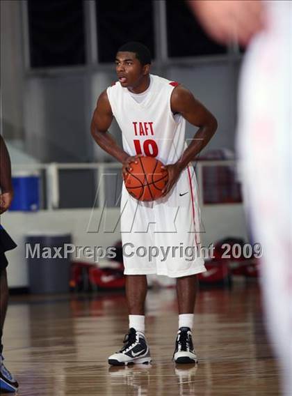 Thumbnail 1 in Dekaney vs. Taft (McDonalds Texas Invitational) photogallery.