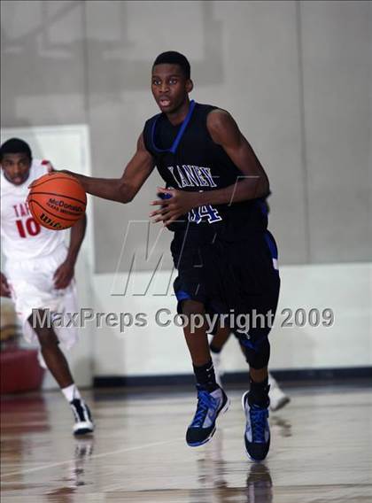 Thumbnail 2 in Dekaney vs. Taft (McDonalds Texas Invitational) photogallery.
