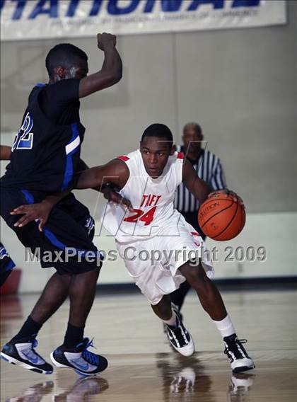 Thumbnail 3 in Dekaney vs. Taft (McDonalds Texas Invitational) photogallery.