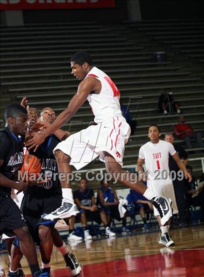 Thumbnail 2 in Dekaney vs. Taft (McDonalds Texas Invitational) photogallery.