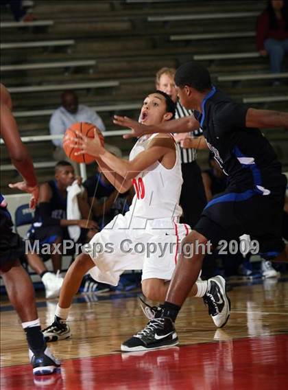 Thumbnail 1 in Dekaney vs. Taft (McDonalds Texas Invitational) photogallery.