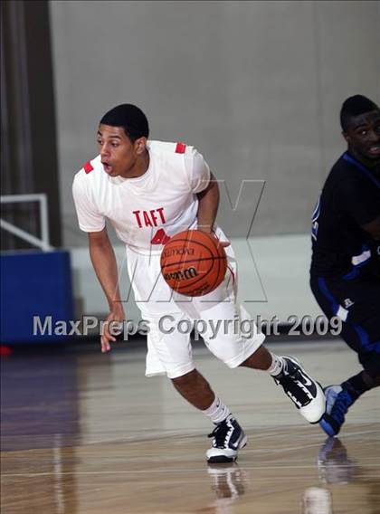 Thumbnail 2 in Dekaney vs. Taft (McDonalds Texas Invitational) photogallery.