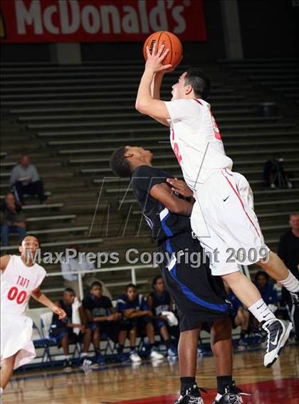 Thumbnail 2 in Dekaney vs. Taft (McDonalds Texas Invitational) photogallery.