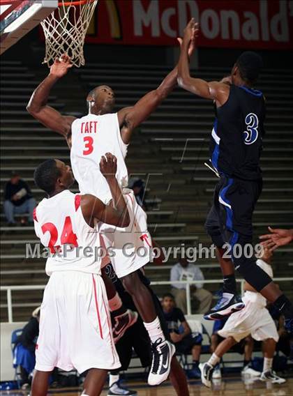 Thumbnail 3 in Dekaney vs. Taft (McDonalds Texas Invitational) photogallery.