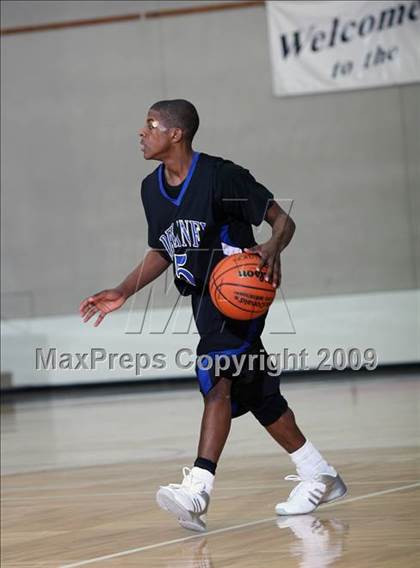 Thumbnail 3 in Dekaney vs. Taft (McDonalds Texas Invitational) photogallery.