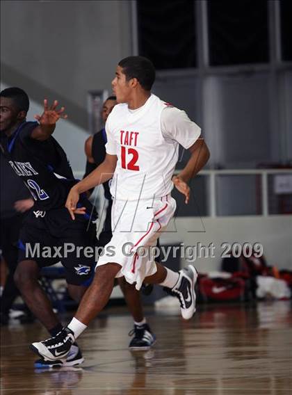 Thumbnail 3 in Dekaney vs. Taft (McDonalds Texas Invitational) photogallery.