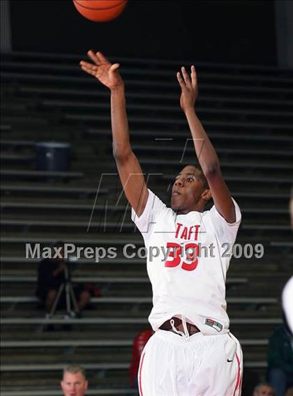 Thumbnail 2 in Dekaney vs. Taft (McDonalds Texas Invitational) photogallery.