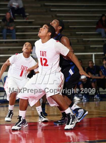 Thumbnail 1 in Dekaney vs. Taft (McDonalds Texas Invitational) photogallery.