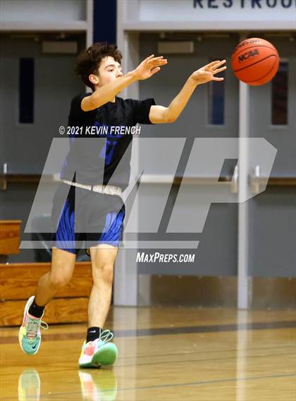 Thumbnail 3 in Greenway vs O'Conner (Sunnyslope Hoopsgiving Tournament) photogallery.