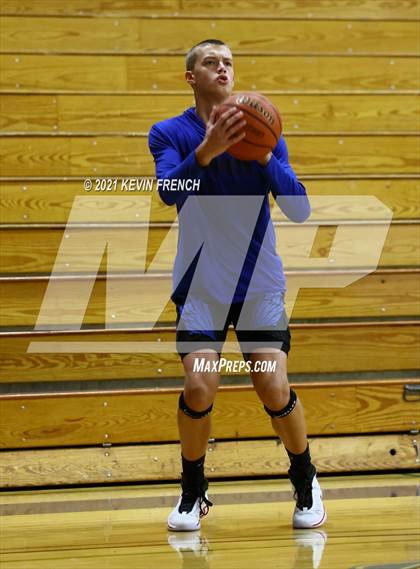 Thumbnail 2 in Greenway vs O'Conner (Sunnyslope Hoopsgiving Tournament) photogallery.