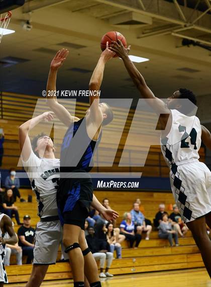 Thumbnail 3 in Greenway vs O'Conner (Sunnyslope Hoopsgiving Tournament) photogallery.