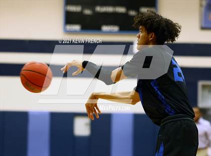 Thumbnail 2 in Greenway vs O'Conner (Sunnyslope Hoopsgiving Tournament) photogallery.