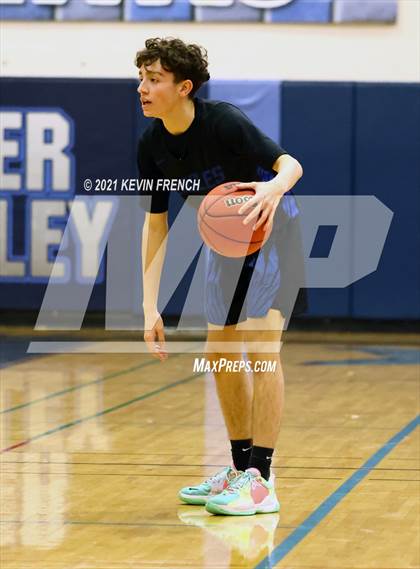 Thumbnail 2 in Greenway vs O'Conner (Sunnyslope Hoopsgiving Tournament) photogallery.