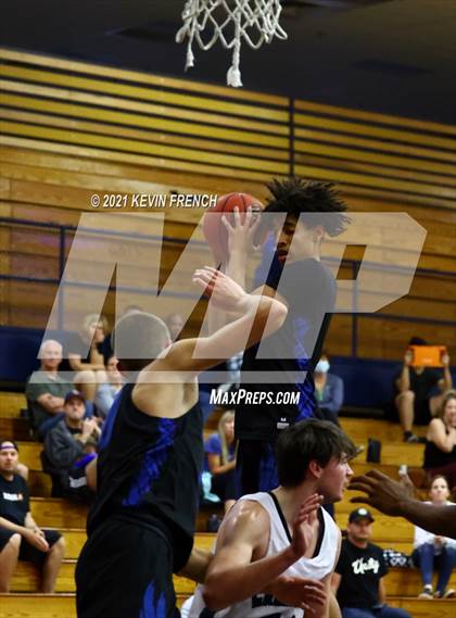 Thumbnail 3 in Greenway vs O'Conner (Sunnyslope Hoopsgiving Tournament) photogallery.