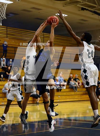 Thumbnail 2 in Greenway vs O'Conner (Sunnyslope Hoopsgiving Tournament) photogallery.