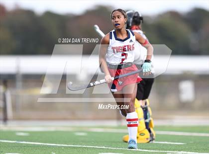 Thumbnail 2 in Nansemond River vs Independence (VHSL Class 5 Semifinal) photogallery.