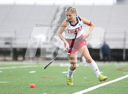 Thumbnail 2 in Nansemond River vs Independence (VHSL Class 5 Semifinal) photogallery.