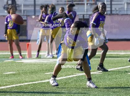 Thumbnail 1 in Oakland Tech vs. Burlingame (Green and Gold Invitational-SRVHS) photogallery.