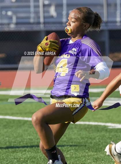 Thumbnail 3 in Oakland Tech vs. Burlingame (Green and Gold Invitational-SRVHS) photogallery.