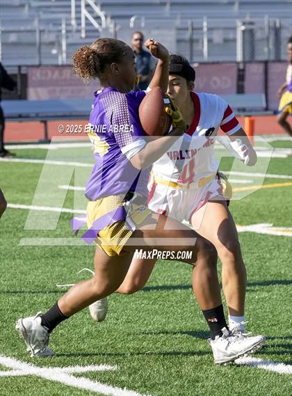 Thumbnail 1 in Oakland Tech vs. Burlingame (Green and Gold Invitational-SRVHS) photogallery.