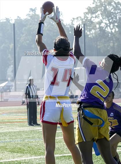 Thumbnail 3 in Oakland Tech vs. Burlingame (Green and Gold Invitational-SRVHS) photogallery.