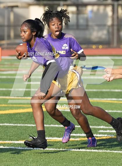 Thumbnail 1 in Oakland Tech vs. Burlingame (Green and Gold Invitational-SRVHS) photogallery.