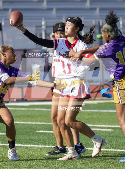 Thumbnail 3 in Oakland Tech vs. Burlingame (Green and Gold Invitational-SRVHS) photogallery.