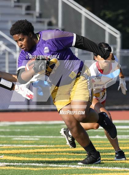 Thumbnail 3 in Oakland Tech vs. Burlingame (Green and Gold Invitational-SRVHS) photogallery.