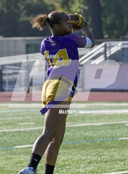 Thumbnail 2 in Oakland Tech vs. Burlingame (Green and Gold Invitational-SRVHS) photogallery.