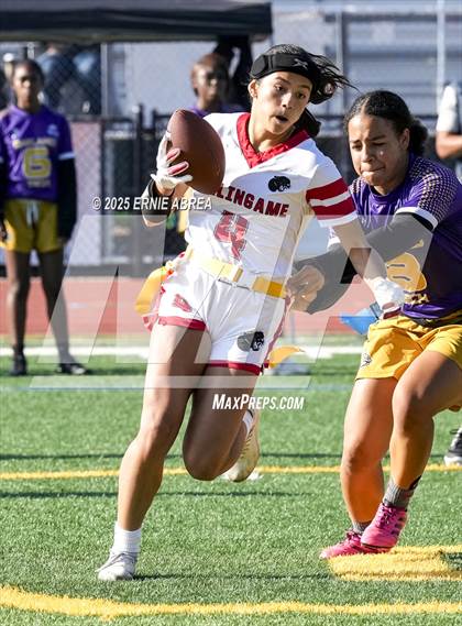 Thumbnail 2 in Oakland Tech vs. Burlingame (Green and Gold Invitational-SRVHS) photogallery.
