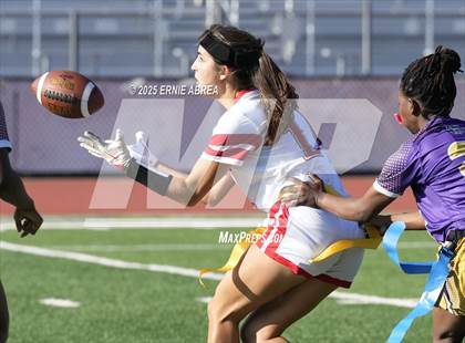 Thumbnail 2 in Oakland Tech vs. Burlingame (Green and Gold Invitational-SRVHS) photogallery.