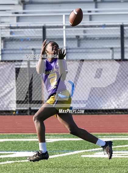 Thumbnail 1 in Oakland Tech vs. Burlingame (Green and Gold Invitational-SRVHS) photogallery.