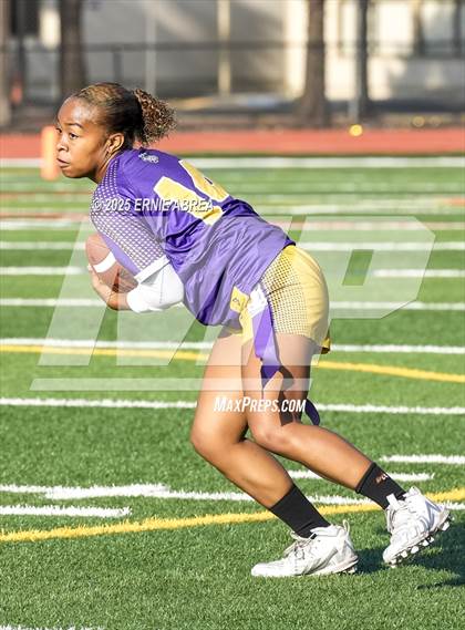 Thumbnail 3 in Oakland Tech vs. Burlingame (Green and Gold Invitational-SRVHS) photogallery.