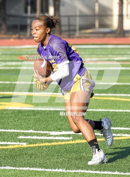Thumbnail 1 in Oakland Tech vs. Burlingame (Green and Gold Invitational-SRVHS) photogallery.