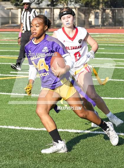 Thumbnail 2 in Oakland Tech vs. Burlingame (Green and Gold Invitational-SRVHS) photogallery.