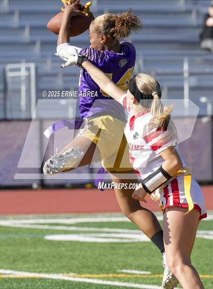 Thumbnail 1 in Oakland Tech vs. Burlingame (Green and Gold Invitational-SRVHS) photogallery.
