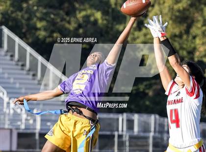Thumbnail 3 in Oakland Tech vs. Burlingame (Green and Gold Invitational-SRVHS) photogallery.